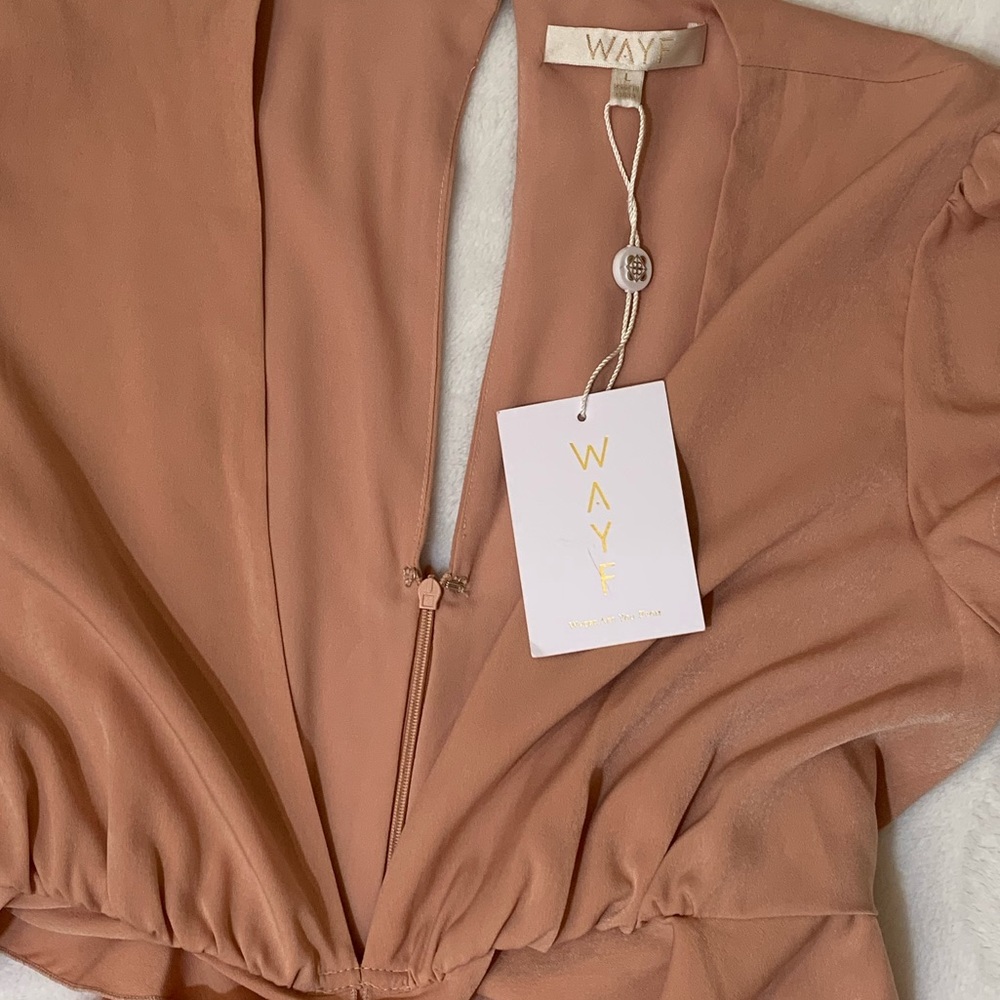 Wayf Ruffle Side Cut Out - Picture 9 of 9